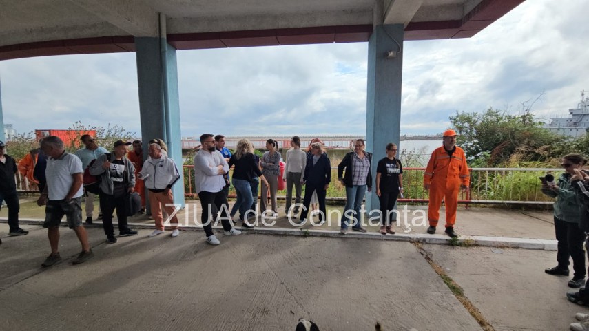 live video foto protest la sediul arsvom dupa incidentul grav de la bordul navei gas lisbon 946950 live video foto protest la sediul arsvom dupa incidentul grav de la bordul navei gas lisbon 946950