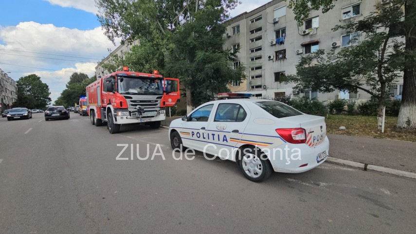 foto video garsoniera in flacari pe bulevardul 1 mai vechi pompierii isu dobrogea intervin de urgenta foto video garsoniera in flacari pe bulevardul 1 mai vechi pompierii isu dobrogea intervin de urgenta