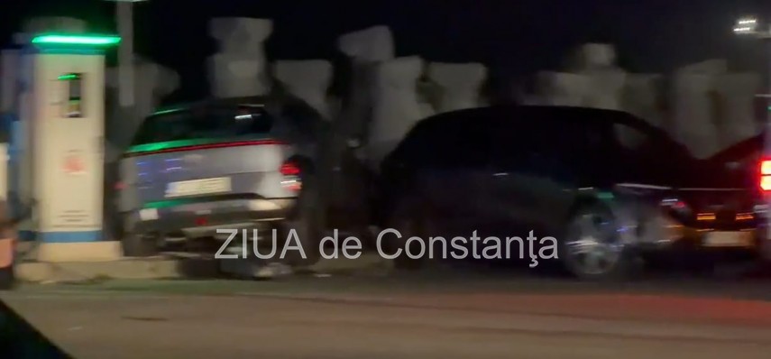 foto video pompierii si criminalistii intervin in parcarea de la poarta 1 din constanta in urma unui foto video pompierii si criminalistii intervin in parcarea de la poarta 1 din constanta in urma unui