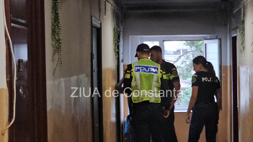 foto video garsoniera in flacari pe bulevardul 1 mai vechi pompierii isu dobrogea intervin de urgenta foto video garsoniera in flacari pe bulevardul 1 mai vechi pompierii isu dobrogea intervin de urgenta