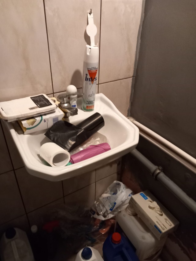 foto controale de amploare ale anpc in judetul constanta mizerie insecte si alimente expirate in restaurante foto controale de amploare ale anpc in judetul constanta mizerie insecte si alimente expirate in restaurante