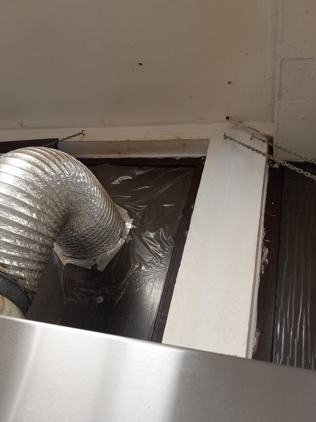 foto controale de amploare ale anpc in judetul constanta mizerie insecte si alimente expirate in restaurante foto controale de amploare ale anpc in judetul constanta mizerie insecte si alimente expirate in restaurante