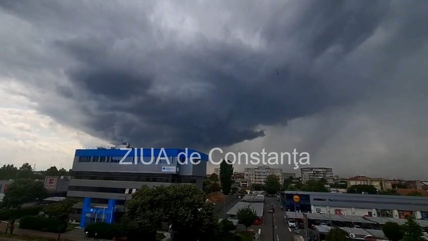 foto video furtuna se apropie de constanta cer negru acoperit de nori 947156 foto video furtuna se apropie de constanta cer negru acoperit de nori 947156