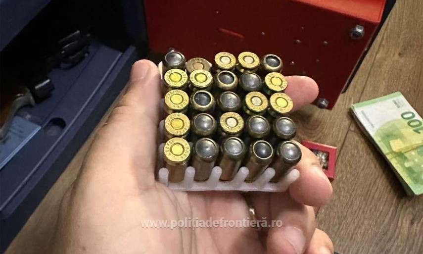 foto descinderi in bucuresti si patru judete produse contrafacute arme si zeci de mii de lei descoperite foto descinderi in bucuresti si patru judete produse contrafacute arme si zeci de mii de lei descoperite