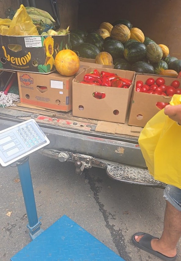 foto lasati fara marfa si fara masini masuri radicale ale politiei locale impotriva comertului neautorizat foto lasati fara marfa si fara masini masuri radicale ale politiei locale impotriva comertului neautorizat