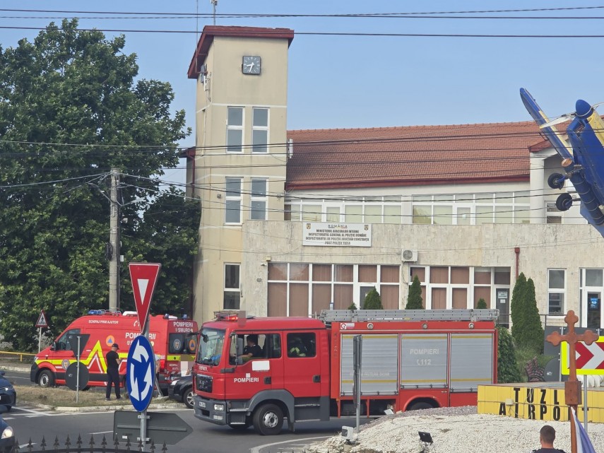 foto video accident rutier luni dimineata pe dn 39 in tuzla pompierii si medicii acorda primul ajutor foto video accident rutier luni dimineata pe dn 39 in tuzla pompierii si medicii acorda primul ajutor