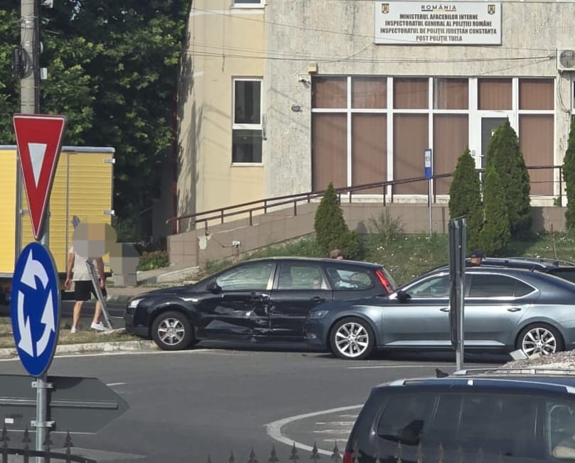 foto video accident rutier luni dimineata pe dn 39 in tuzla pompierii si medicii acorda primul ajutor foto video accident rutier luni dimineata pe dn 39 in tuzla pompierii si medicii acorda primul ajutor