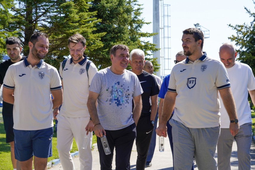 farul constanta va intra in proiectul de dezvoltare fifa pentru urmatorii doi ani delegatie a forului farul constanta va intra in proiectul de dezvoltare fifa pentru urmatorii doi ani delegatie a forului