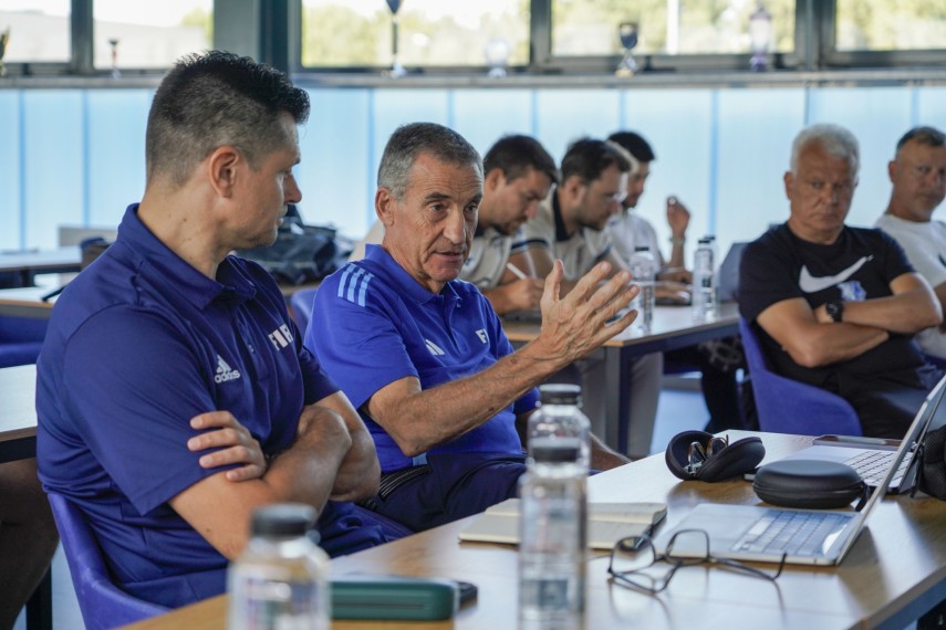 farul constanta va intra in proiectul de dezvoltare fifa pentru urmatorii doi ani delegatie a forului farul constanta va intra in proiectul de dezvoltare fifa pentru urmatorii doi ani delegatie a forului