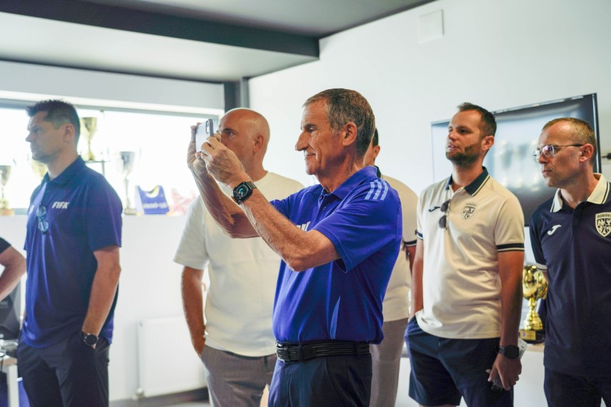 farul constanta va intra in proiectul de dezvoltare fifa pentru urmatorii doi ani delegatie a forului farul constanta va intra in proiectul de dezvoltare fifa pentru urmatorii doi ani delegatie a forului