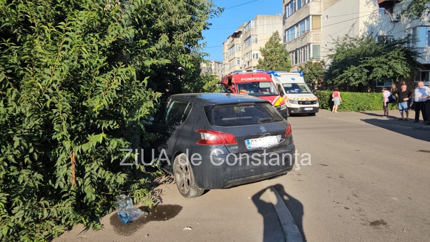 un autoturism a intrat intr un stalp pe strada pajurei din constanta 947894 un autoturism a intrat intr un stalp pe strada pajurei din constanta 947894