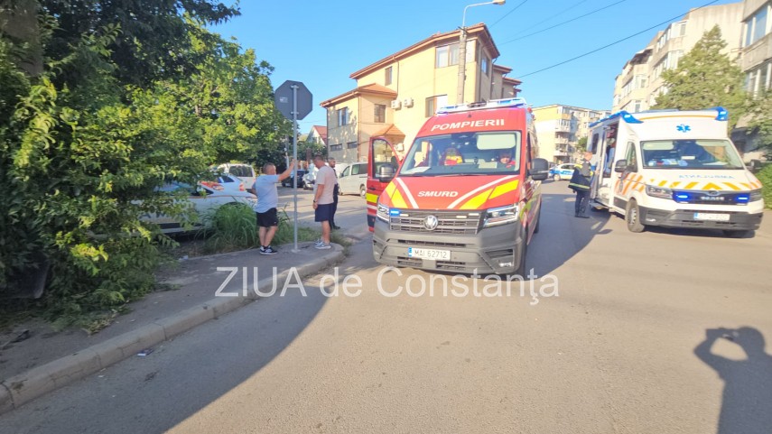un autoturism a intrat intr un stalp pe strada pajurei din constanta 947894 un autoturism a intrat intr un stalp pe strada pajurei din constanta 947894