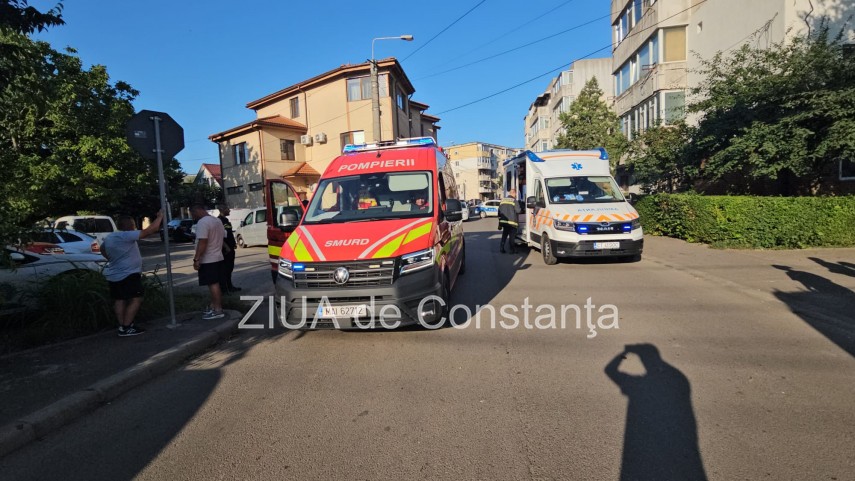 un autoturism a intrat intr un stalp pe strada pajurei din constanta 947894 un autoturism a intrat intr un stalp pe strada pajurei din constanta 947894