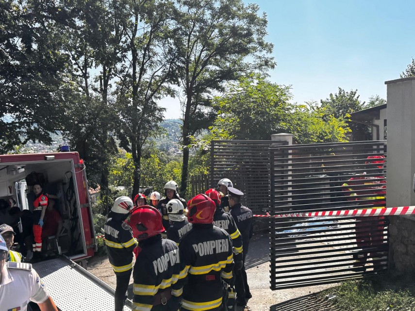 accident grav in campulung un microbuz cu 16 persoane a intrat intr un gard a fost activat planul rosu accident grav in campulung un microbuz cu 16 persoane a intrat intr un gard a fost activat planul rosu