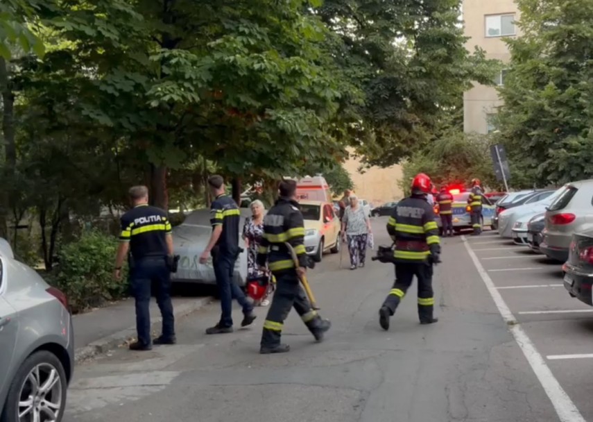 foto video interventie de urgenta a pompierilor intr un bloc de pe strada cismelei din constanta mai foto video interventie de urgenta a pompierilor intr un bloc de pe strada cismelei din constanta mai