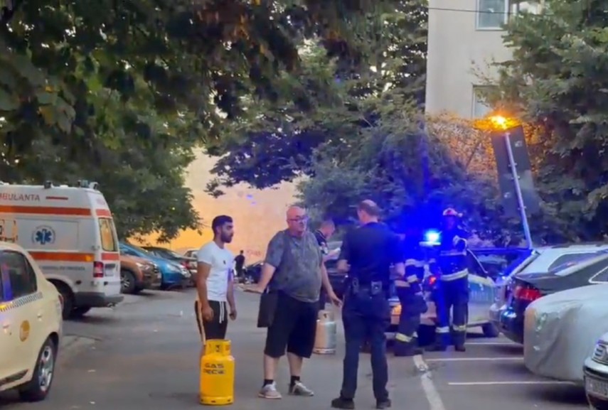 foto video interventie de urgenta a pompierilor intr un bloc de pe strada cismelei din constanta mai foto video interventie de urgenta a pompierilor intr un bloc de pe strada cismelei din constanta mai