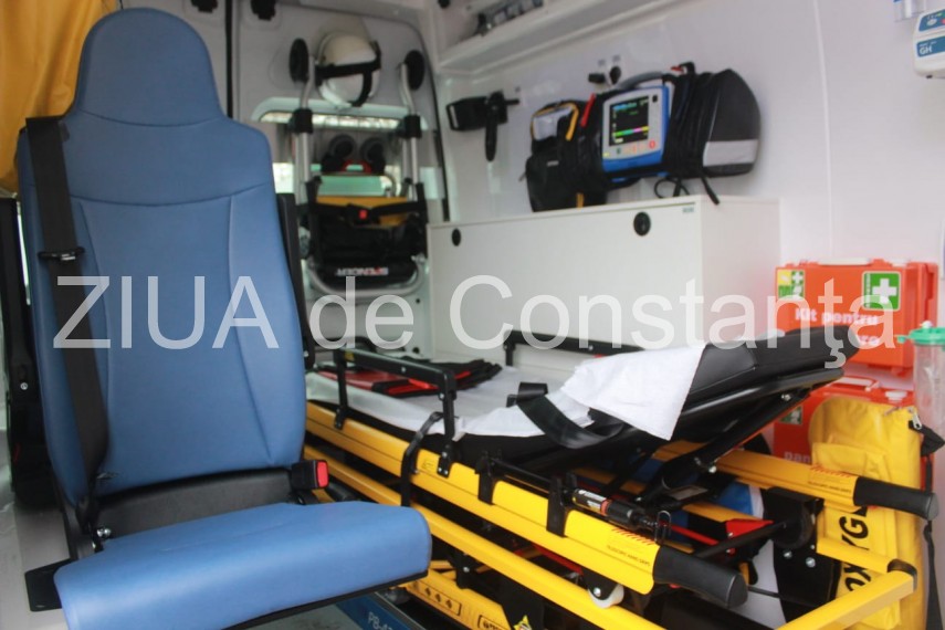 Un autoturism a intrat intr-un stalp pe strada Pajurei din Constanta