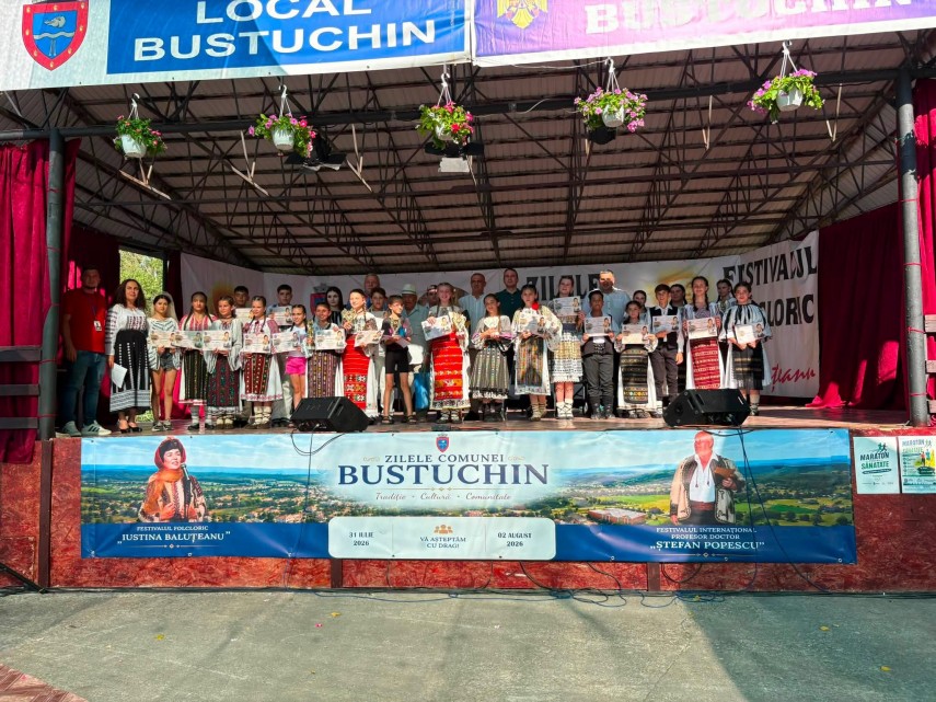 foto ansamblul folcloric romancuta din cumpana a castigat premiul i la festivalul national iustina baluteanu foto ansamblul folcloric romancuta din cumpana a castigat premiul i la festivalul national iustina baluteanu