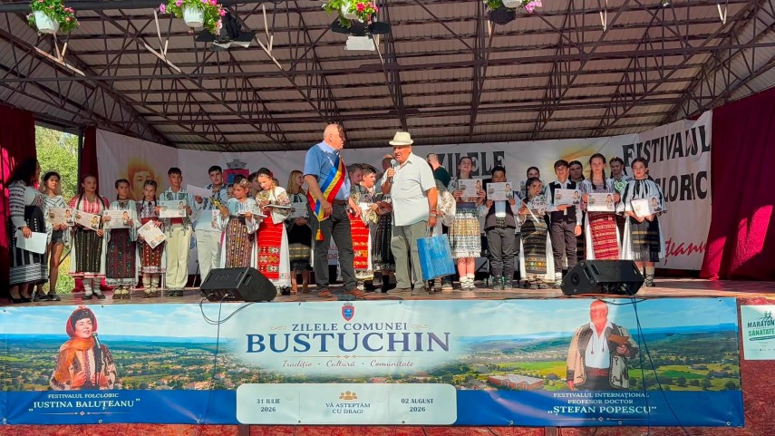 foto ansamblul folcloric romancuta din cumpana a castigat premiul i la festivalul national iustina baluteanu foto ansamblul folcloric romancuta din cumpana a castigat premiul i la festivalul national iustina baluteanu