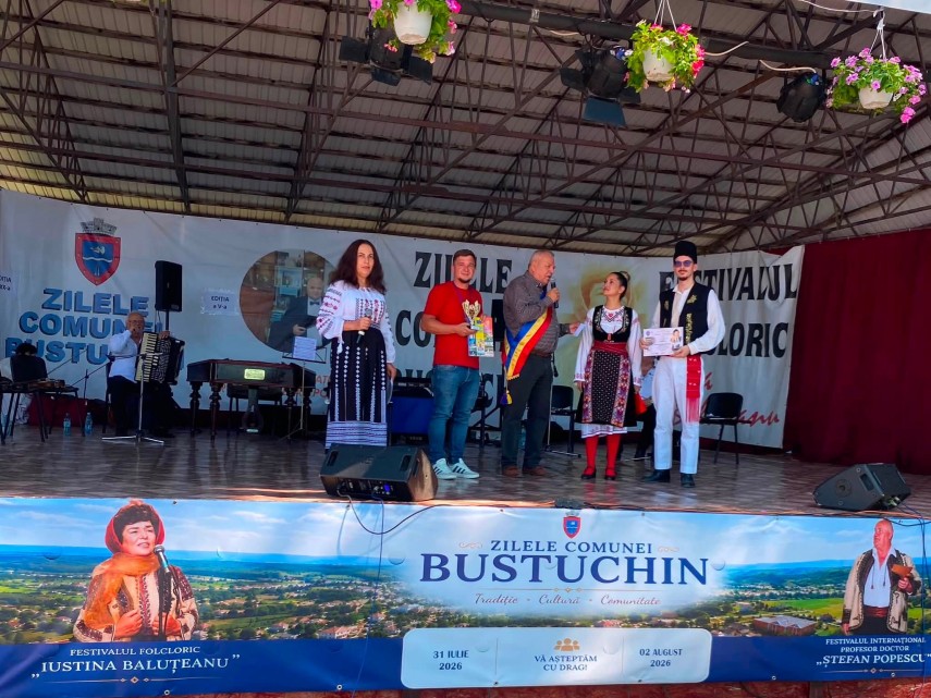 foto ansamblul folcloric romancuta din cumpana a castigat premiul i la festivalul national iustina baluteanu foto ansamblul folcloric romancuta din cumpana a castigat premiul i la festivalul national iustina baluteanu
