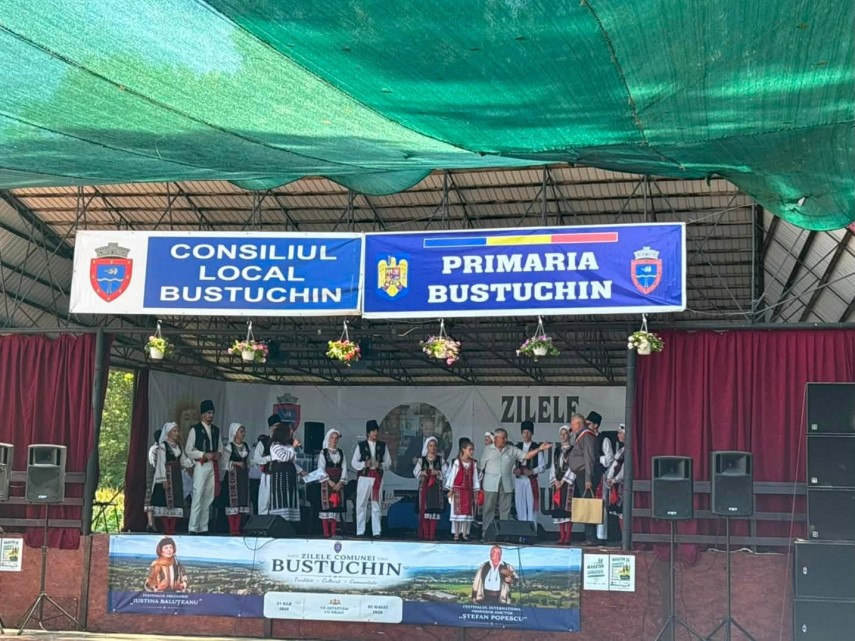foto ansamblul folcloric romancuta din cumpana a castigat premiul i la festivalul national iustina baluteanu foto ansamblul folcloric romancuta din cumpana a castigat premiul i la festivalul national iustina baluteanu