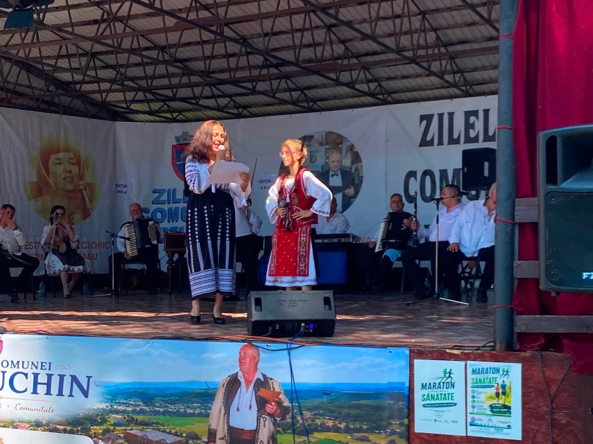 foto ansamblul folcloric romancuta din cumpana a castigat premiul i la festivalul national iustina baluteanu foto ansamblul folcloric romancuta din cumpana a castigat premiul i la festivalul national iustina baluteanu