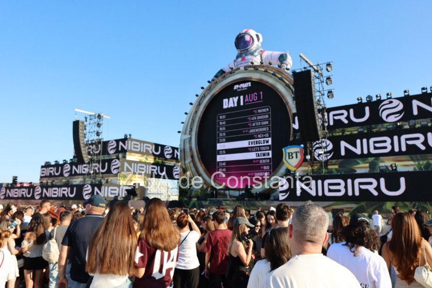 foto nibiru punctul de intalnire al comunitatii k pop mii de persoane au participat la spectacolele dedicate foto nibiru punctul de intalnire al comunitatii k pop mii de persoane au participat la spectacolele dedicate