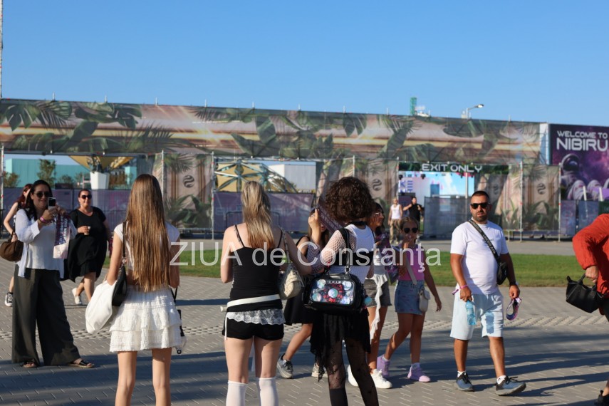 foto nibiru punctul de intalnire al comunitatii k pop mii de persoane au participat la spectacolele dedicate foto nibiru punctul de intalnire al comunitatii k pop mii de persoane au participat la spectacolele dedicate