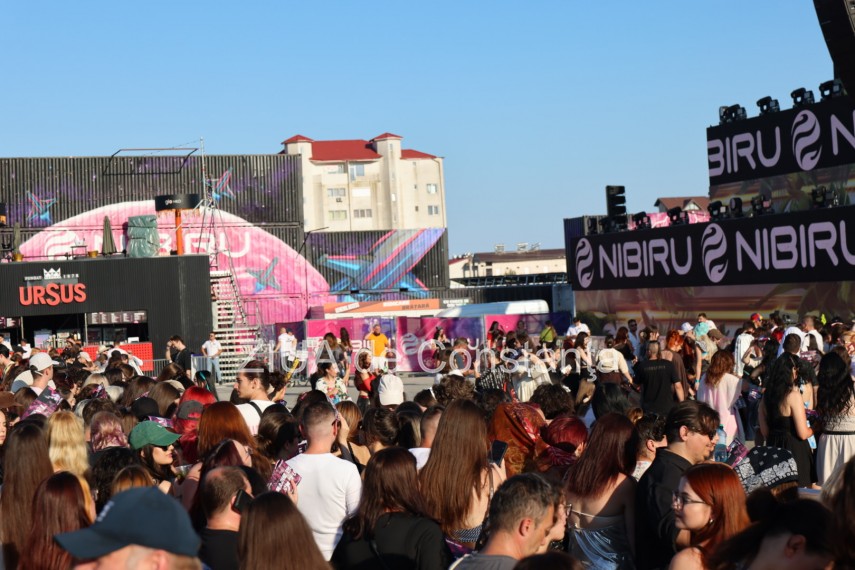 foto nibiru punctul de intalnire al comunitatii k pop mii de persoane au participat la spectacolele dedicate foto nibiru punctul de intalnire al comunitatii k pop mii de persoane au participat la spectacolele dedicate