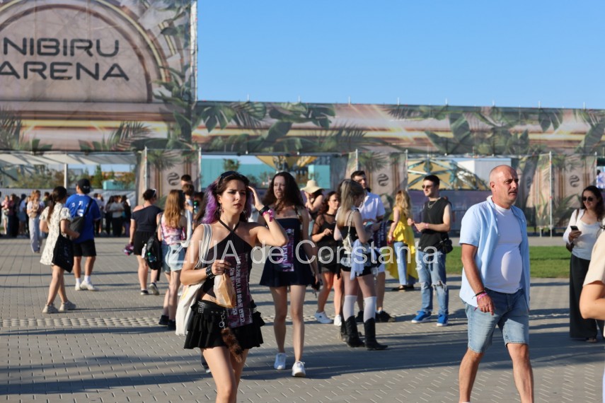 foto nibiru punctul de intalnire al comunitatii k pop mii de persoane au participat la spectacolele dedicate foto nibiru punctul de intalnire al comunitatii k pop mii de persoane au participat la spectacolele dedicate