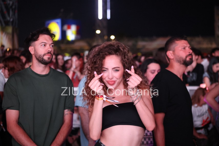 foto nibiru punctul de intalnire al comunitatii k pop mii de persoane au participat la spectacolele dedicate foto nibiru punctul de intalnire al comunitatii k pop mii de persoane au participat la spectacolele dedicate