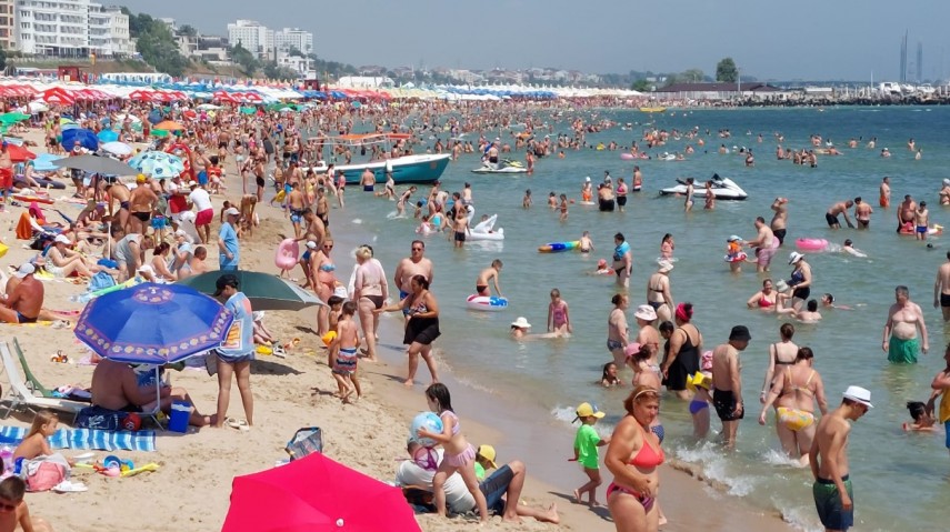 Alerta pe plaja Belona din Eforie Nord! O persoana, scoasa inconstienta din mare. Intervin salvatorii 