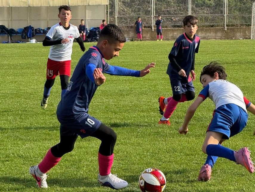 micul fotbalist eren ciocoiu de la cs medgidia selectionat de academia hagi galerie foto 948137 micul fotbalist eren ciocoiu de la cs medgidia selectionat de academia hagi galerie foto 948137