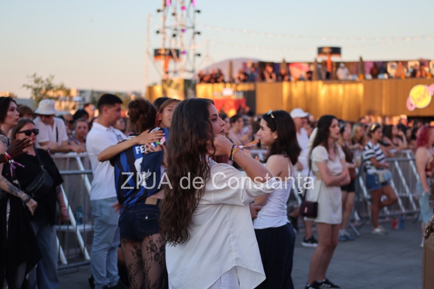 foto nibiru punctul de intalnire al comunitatii k pop mii de persoane au participat la spectacolele dedicate foto nibiru punctul de intalnire al comunitatii k pop mii de persoane au participat la spectacolele dedicate