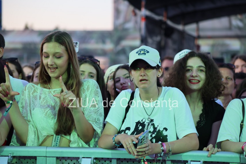 foto nibiru punctul de intalnire al comunitatii k pop mii de persoane au participat la spectacolele dedicate foto nibiru punctul de intalnire al comunitatii k pop mii de persoane au participat la spectacolele dedicate