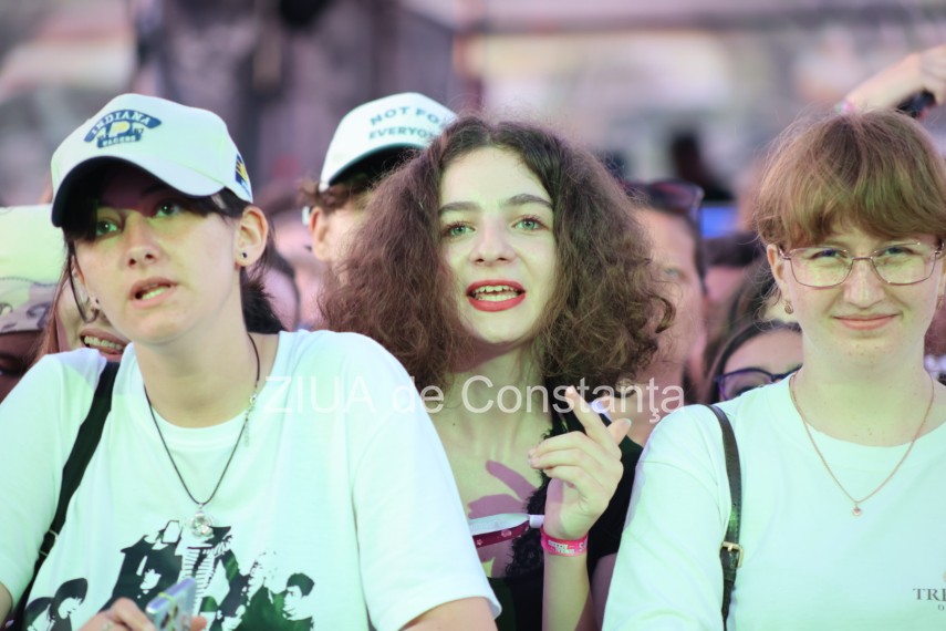 foto nibiru punctul de intalnire al comunitatii k pop mii de persoane au participat la spectacolele dedicate foto nibiru punctul de intalnire al comunitatii k pop mii de persoane au participat la spectacolele dedicate