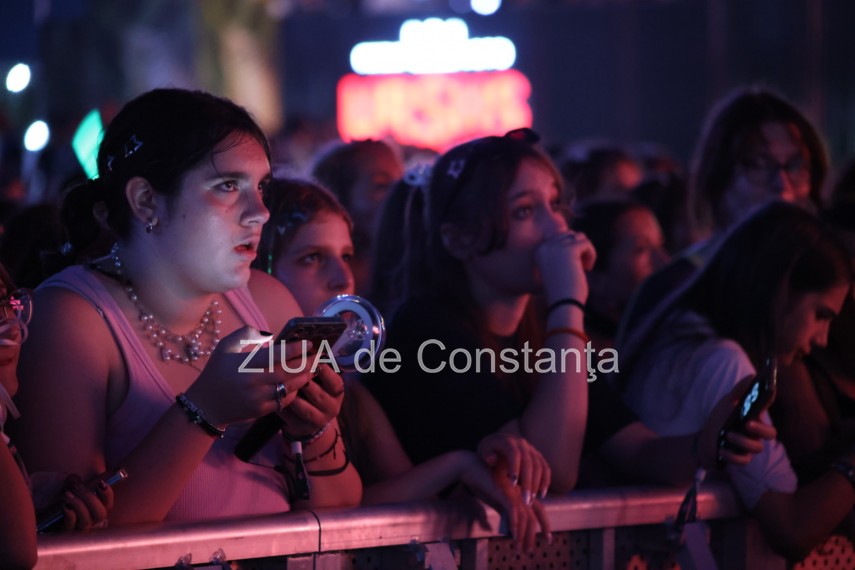 foto nibiru punctul de intalnire al comunitatii k pop mii de persoane au participat la spectacolele dedicate foto nibiru punctul de intalnire al comunitatii k pop mii de persoane au participat la spectacolele dedicate