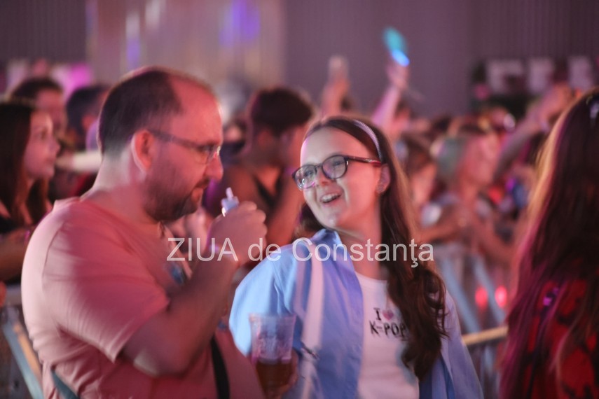 foto nibiru punctul de intalnire al comunitatii k pop mii de persoane au participat la spectacolele dedicate foto nibiru punctul de intalnire al comunitatii k pop mii de persoane au participat la spectacolele dedicate