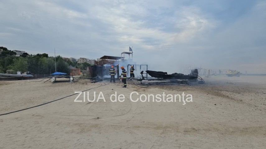 foto video stiri constanta incendiu la un beach bar de pe plaja zoom beach 948202 foto video stiri constanta incendiu la un beach bar de pe plaja zoom beach 948202