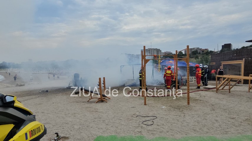 foto video stiri constanta incendiu la un beach bar de pe plaja zoom beach 948202 foto video stiri constanta incendiu la un beach bar de pe plaja zoom beach 948202