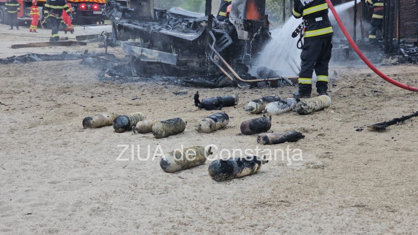 foto video stiri constanta incendiu la un beach bar de pe plaja zoom beach 948202 foto video stiri constanta incendiu la un beach bar de pe plaja zoom beach 948202