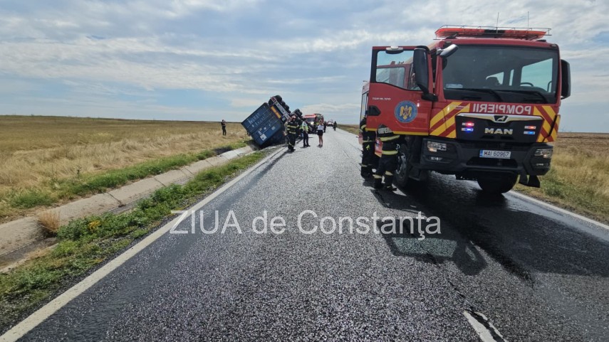accident pe dn 22 constanta mihai viteazu traficul blocat dupa rasturnarea unui ansamblu rutier un pasager accident pe dn 22 constanta mihai viteazu traficul blocat dupa rasturnarea unui ansamblu rutier un pasager
