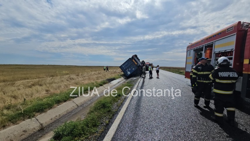 accident pe dn 22 constanta mihai viteazu traficul blocat dupa rasturnarea unui ansamblu rutier un pasager accident pe dn 22 constanta mihai viteazu traficul blocat dupa rasturnarea unui ansamblu rutier un pasager