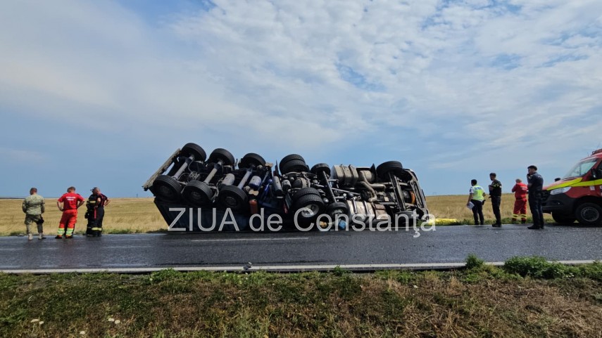 accident pe dn 22 constanta mihai viteazu traficul blocat dupa rasturnarea unui ansamblu rutier un pasager accident pe dn 22 constanta mihai viteazu traficul blocat dupa rasturnarea unui ansamblu rutier un pasager