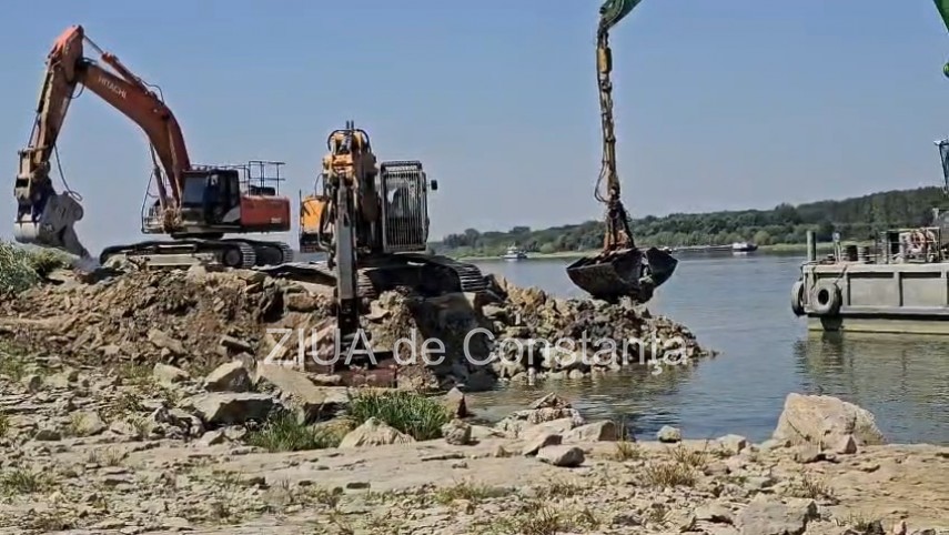 foto video operatiune in desfasurare pe dunare se lucreaza pentru a dirija o parte din debitul dunarii foto video operatiune in desfasurare pe dunare se lucreaza pentru a dirija o parte din debitul dunarii