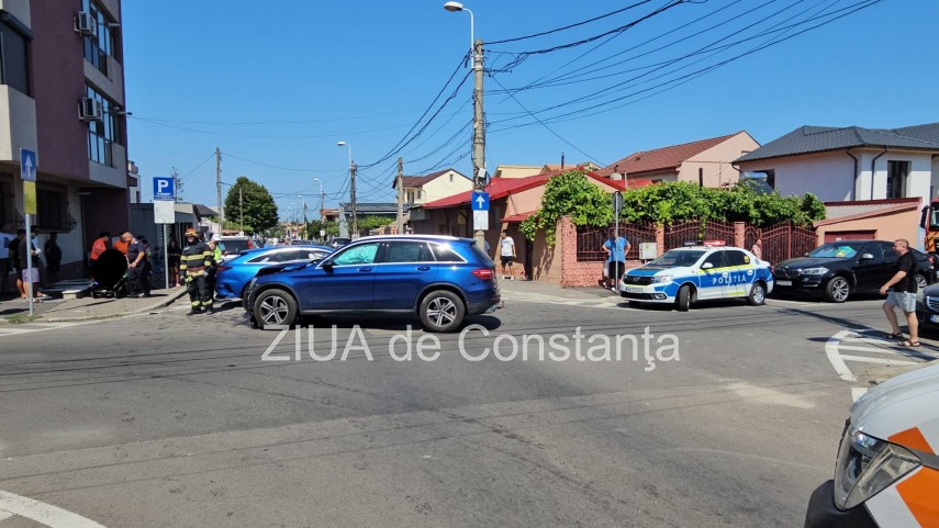 accident rutier la intersectia strazilor steagului si andrei poet muresanu din constanta doua autoturisme accident rutier la intersectia strazilor steagului si andrei poet muresanu din constanta doua autoturisme