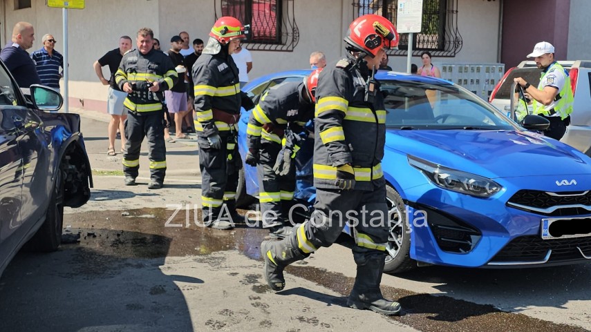 accident rutier la intersectia strazilor steagului si andrei poet muresanu din constanta doua autoturisme accident rutier la intersectia strazilor steagului si andrei poet muresanu din constanta doua autoturisme