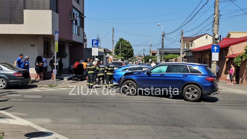 accident rutier la intersectia strazilor steagului si andrei poet muresanu din constanta doua autoturisme accident rutier la intersectia strazilor steagului si andrei poet muresanu din constanta doua autoturisme