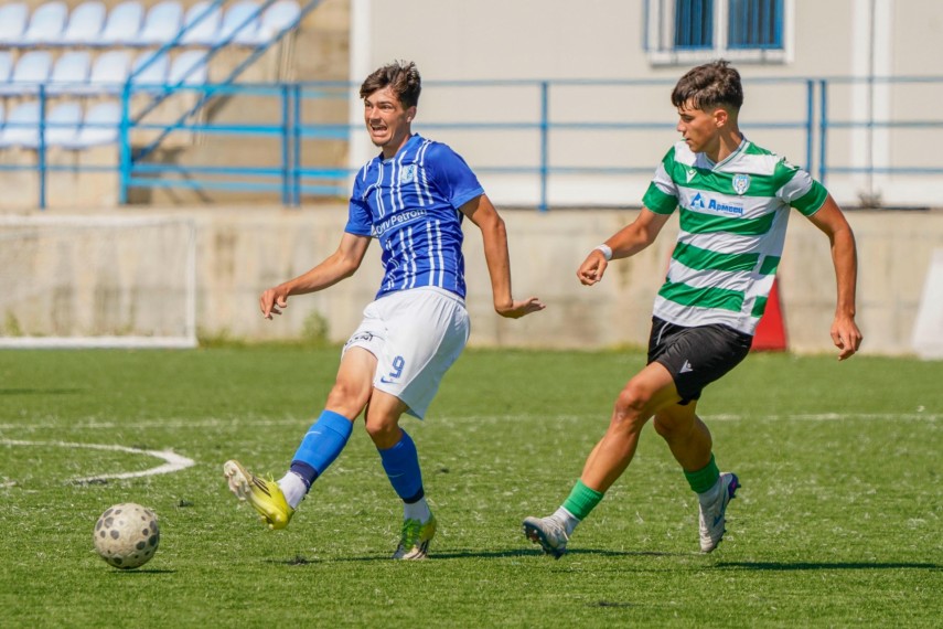 fotbalistii din echipele under 16 si under 17 de la farul constanta amicale cu adversari din bulgaria fotbalistii din echipele under 16 si under 17 de la farul constanta amicale cu adversari din bulgaria