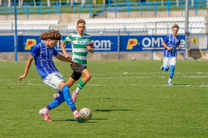 fotbalistii din echipele under 16 si under 17 de la farul constanta amicale cu adversari din bulgaria fotbalistii din echipele under 16 si under 17 de la farul constanta amicale cu adversari din bulgaria